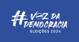 Fundo azul escuro e logomarca #vozdademocracia Eleições 2024 escrita em branco.