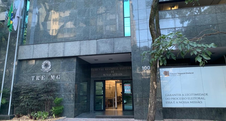 Foto da fachada da sede do TRE-MG