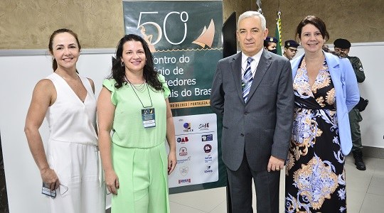 Juíza Roberta Fonseca, Sandra Cordeiro, desembargador Octavio Boccalini, Cassiana Viana.