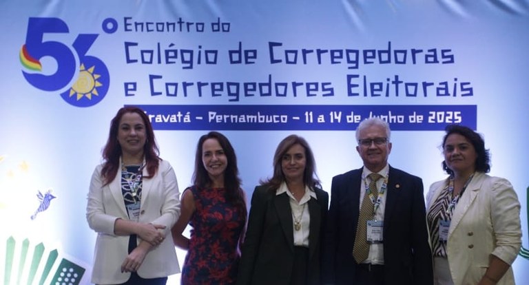 Roberta Gresta, juíza Roberta Fonseca, ministra Isabel Galotti, desembargador Sálvio Chaves e La...