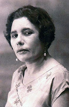 Feminista, uma das sufragistas pioneiras do voto feminino no Brasil. 