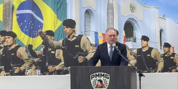 Desembargador Tamburini durante reunião do GIS