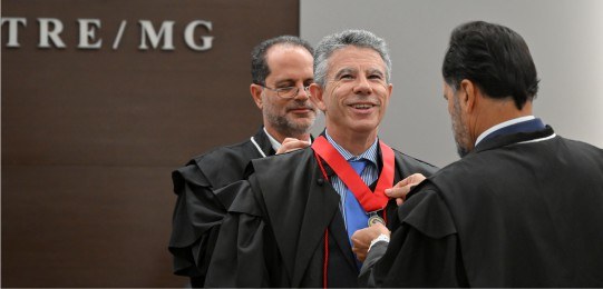 Desembargador Júlio César Lorens, procurador José Jairo Gomes e desembargador Ramom Tácio