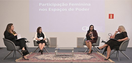 Des. Mônica Sifuentes, Patrícia Henriques, des. Salise Sanchotene, des. Teresa Cristina