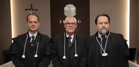 Posse juiz Antônio Leite de Pádua Desembargador Júlio Lorens, juiz Antônio Leite de Pádua e desembargador Ramom Tácio.