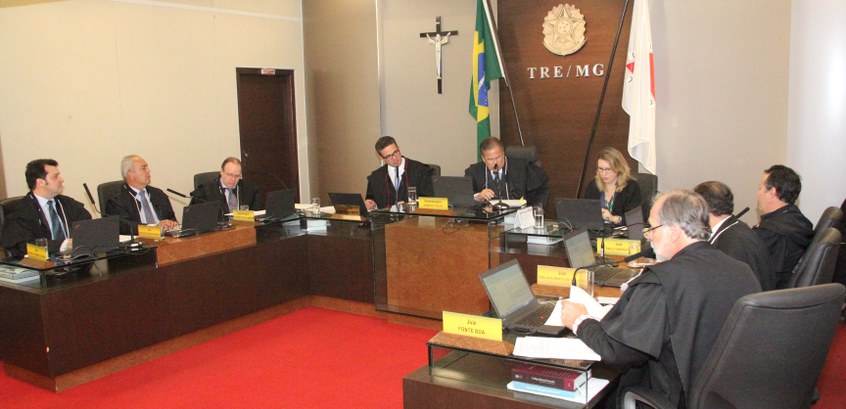 TRE-MG sessão da corte presidida pelo desembargador Geraldo Domingos Coelho. Foto: Cláudia Ramos...