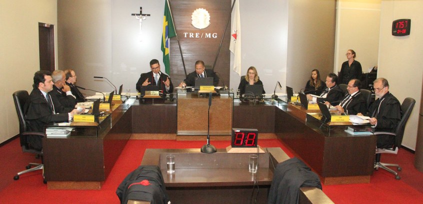 TRE-MG sessão da corte presidida pelo desembargador Geraldo Domingos Coelho. Foto: Cláudia Ramos...