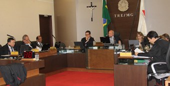 TRE-MG Sessão plenária presidida pelo Desembargador Geraldo Augusto. Foto: Carla Reis CCS/TRE-MG
