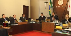 TRE-MG Sessão de corte com o presidente Desembargador Paulo Cesar Dias - Foto: Cláudia Ramos - C...