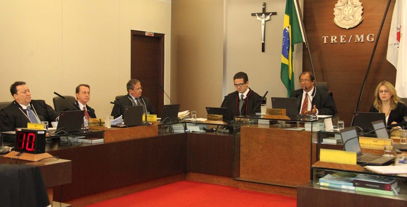 TRE-MG Sessão de corte com o presidente Desembargador Paulo Cesar Dias - Foto: Cláudia Ramos - C...