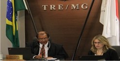 Foto da Corte do TRE-MG constando somente o presidente e a secretária da sessão