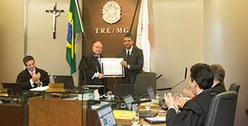 Homenagem ao juiz Carlos Henrique Braga e lembrança 70 anos de reinstalação da Justiça Eleitoral...