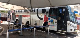 Foto do ônibus TRE Aqui estacionado em Sabará, na Região Metropolitana de Belo Horizonte.