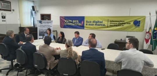 Foto da reunião dos juízes em Alfenas
