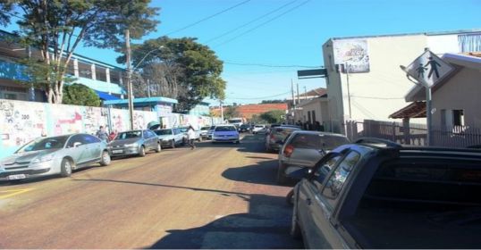 Foto de um local de votação no dia da eleição 