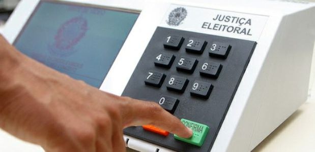 Urna eletrônica votação