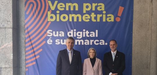 Desembargador Carlos Henrique Braga, ministra Cármen Lúcia e desembargador Júlio César Lorens
