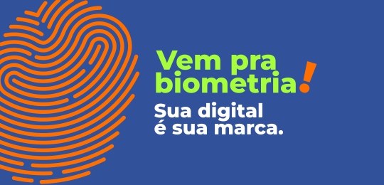 biometria 2025 Banner com fundo azul. No canto esquerdo, o desenho de uma impressão digital na cor laranja. No ...