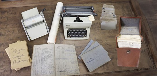 foto de objetos e documentos doados para o acervo