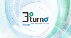 Banner retangular com fundo em branco e tons claros de azul e verde. No centro da imagem, está e...