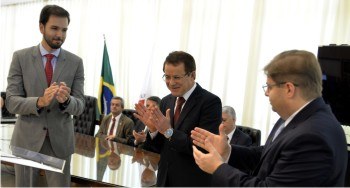Assinatura de convênio entre o TRE-MG e a Assembleia Legislativa de Minas Gerais em 28/05/2019 p...