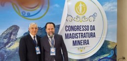 Presidente e vice-presidente no Congresso da Amagis em Ouro Preto