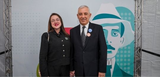 Foto do presidente e da esposa na entrega da medalha Santos Dumont