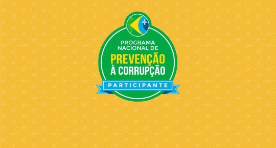 Selo de participante do Programa Nacional de Prevenção à Corrupção, nas cores verde, azul claro ...