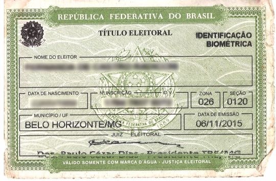 Imagem de título de eleitor com a inscrição identificação biométrica.